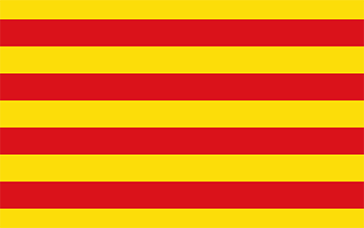 La bandera catalana que tiene cuatro franjas amarillas y cinco franjas rojas, alternando ambos colores.