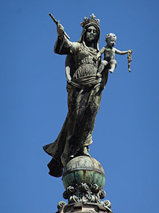 Estatua de La Virgen de la Merced